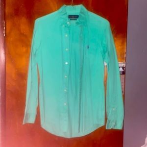 It’s a polo, have a good material and it’s casual